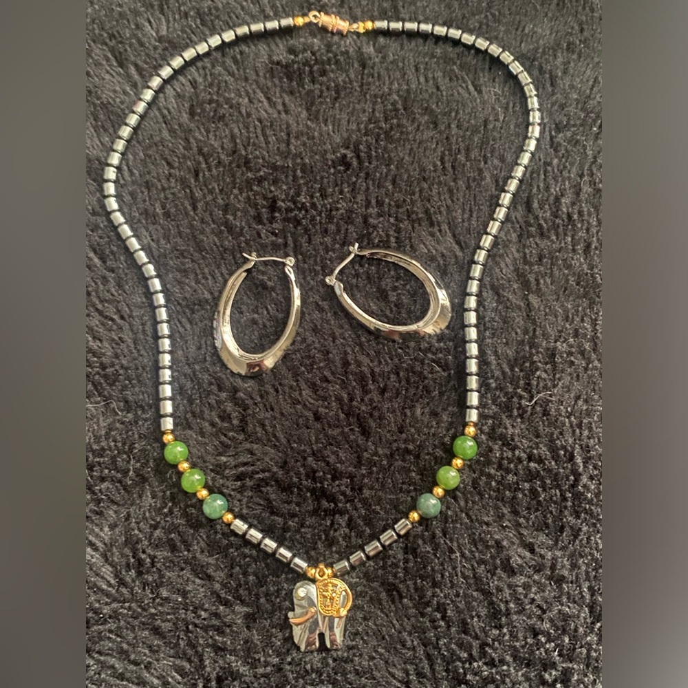 Vintage Hermatite Stones Elephant Pendant Necklace W/Hematite Beads And Earrings